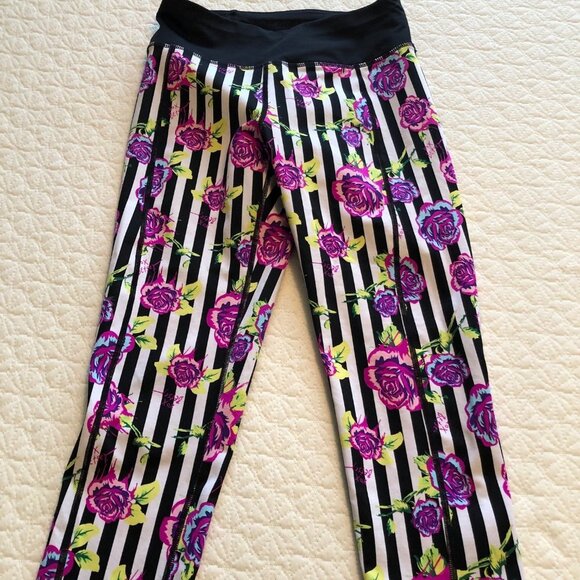 Betsey Johnson Rose Print Women’s Sz Xtra SM Activewear Athletic Leggings Yoga - Picture 2 of 8